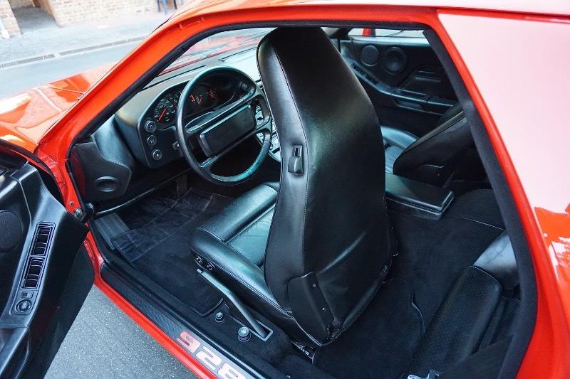 Porsche 928S 2dr Coupe 5-Spd 1986