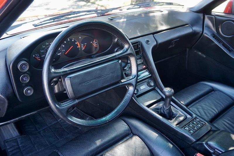Porsche 928S 2dr Coupe 5-Spd 1986