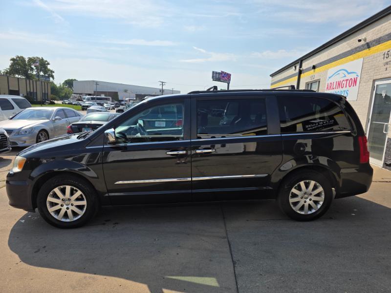 Chrysler Town & Country Touring-L 2012