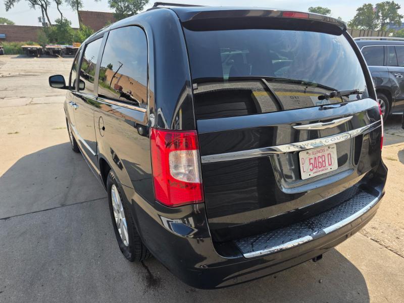 Chrysler Town & Country Touring-L 2012