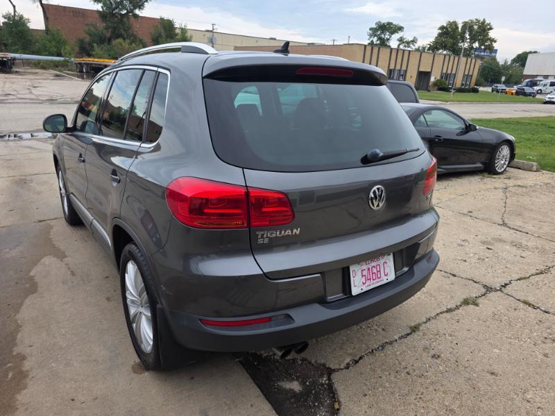 Volkswagen Tiguan SE 2016