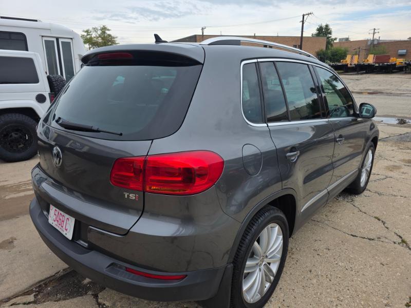 Volkswagen Tiguan SE 2016