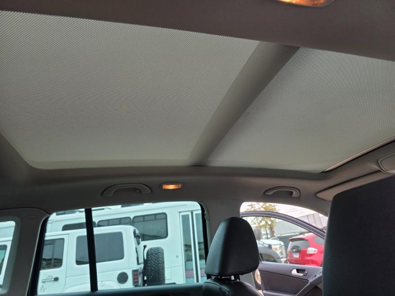 Volkswagen Tiguan SE 2016