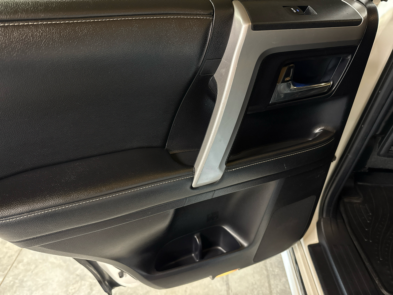 Toyota 4Runner Limited 4WD V6 2014