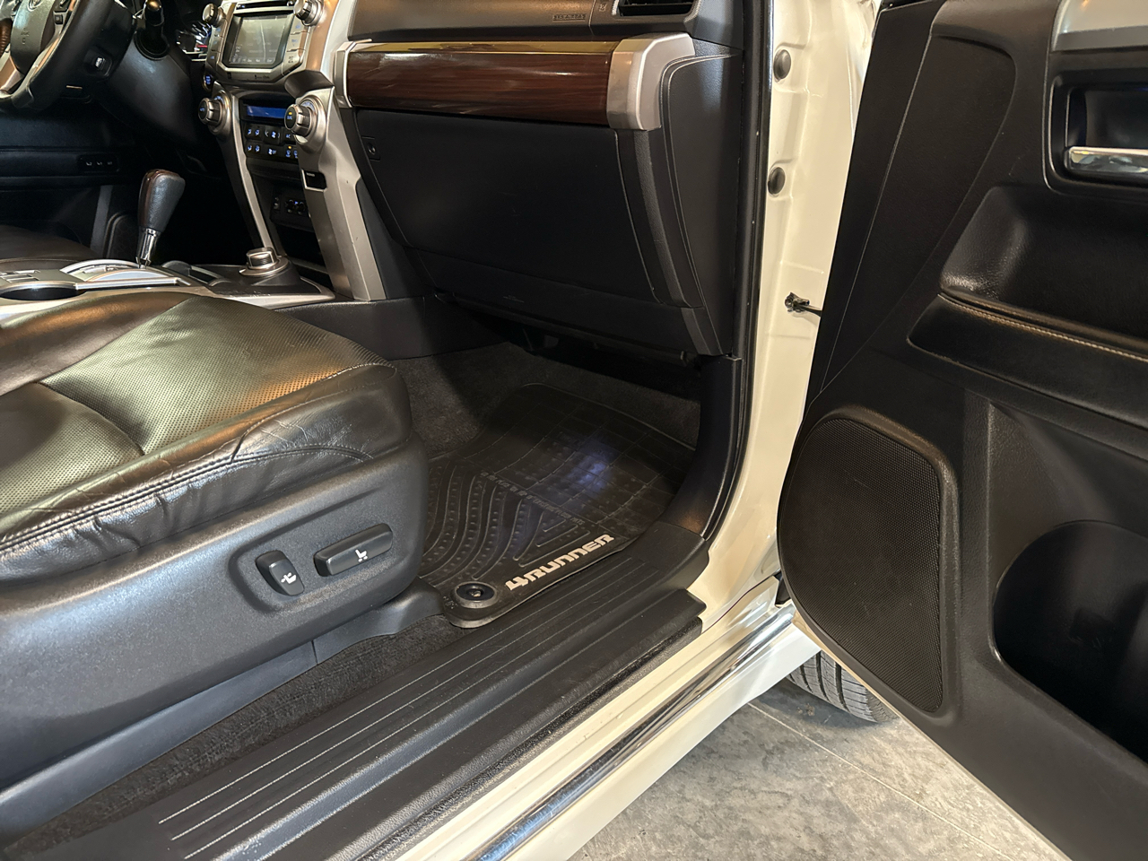 Toyota 4Runner Limited 4WD V6 2014