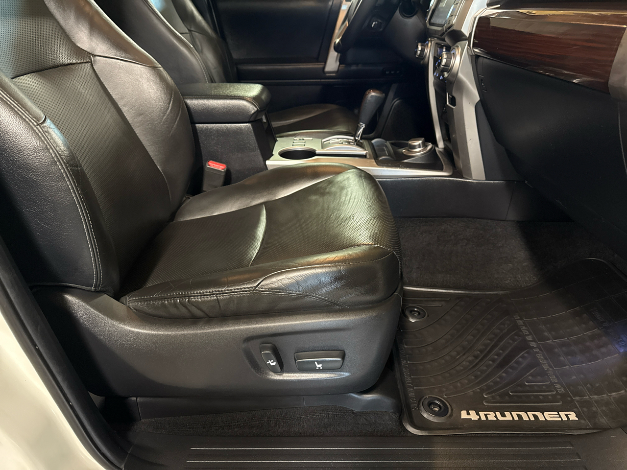 Toyota 4Runner Limited 4WD V6 2014