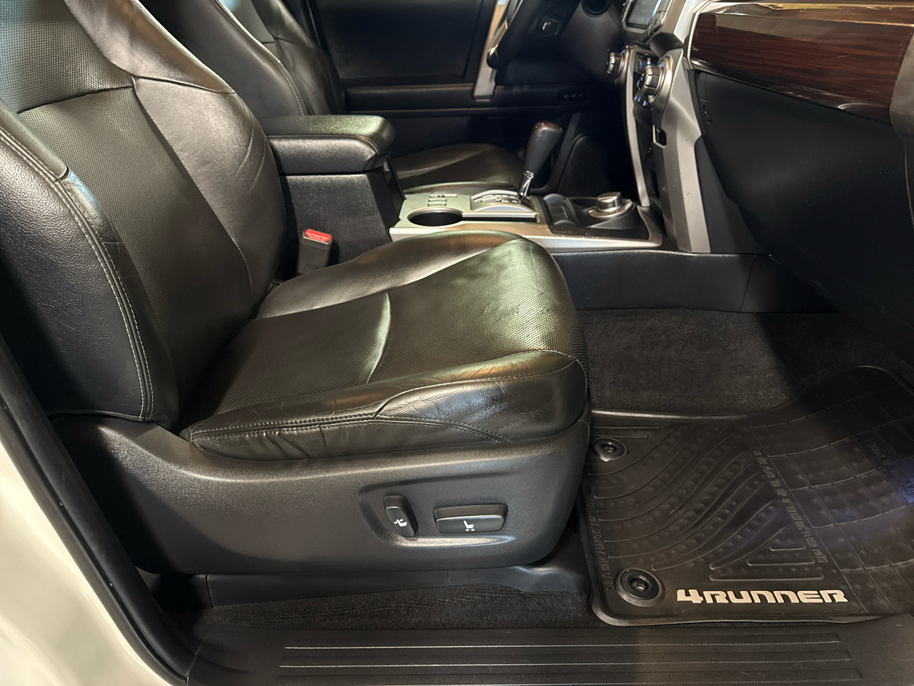 Toyota 4Runner Limited 4WD V6 2014