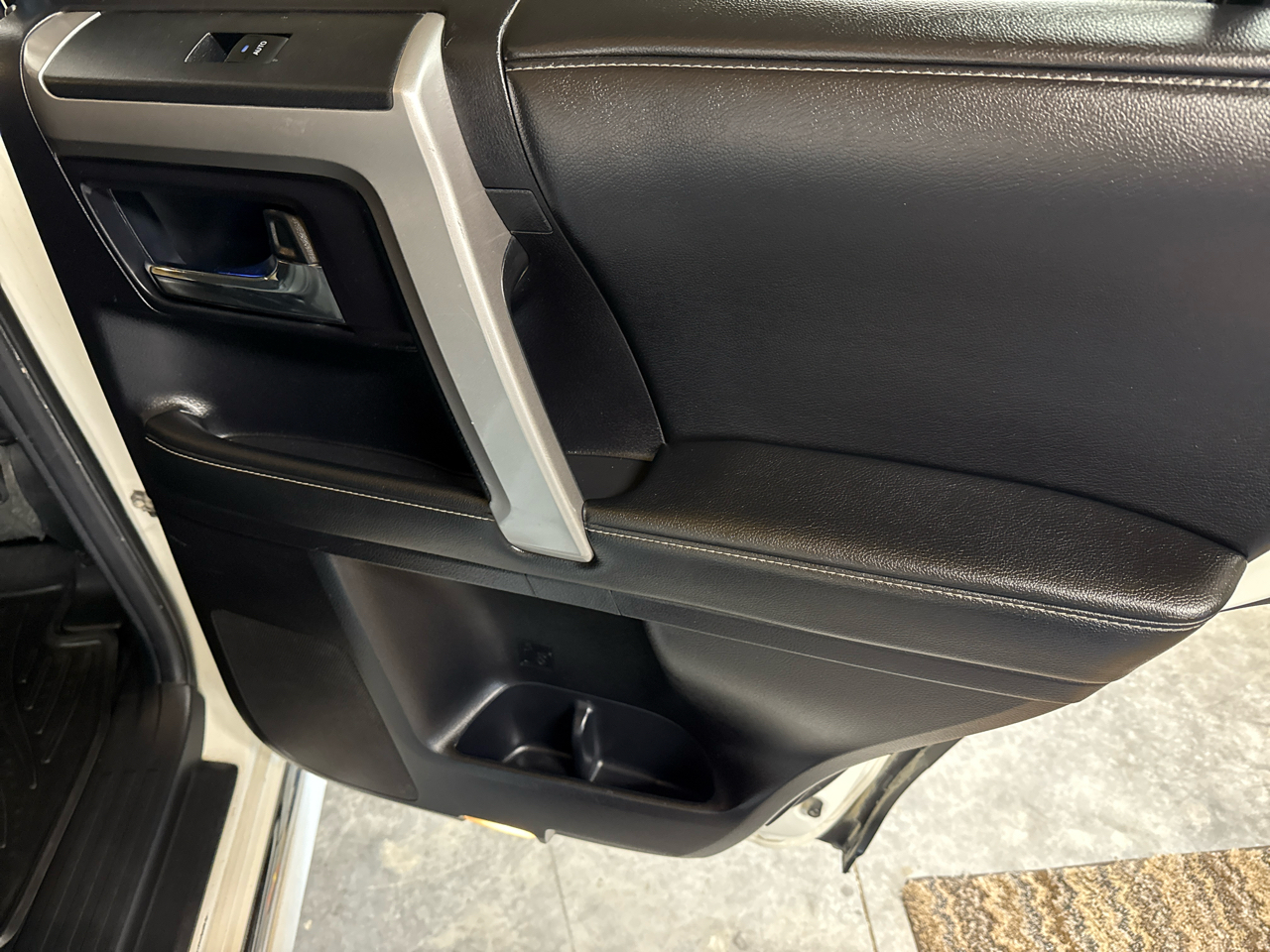 Toyota 4Runner Limited 4WD V6 2014