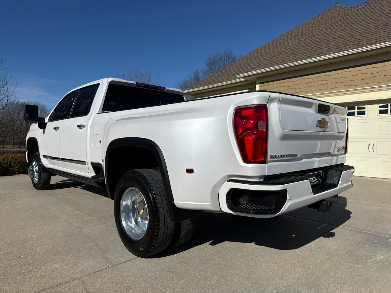Chevrolet Silverado 3500HD 4WD Crew Cab 172" High Country 2025