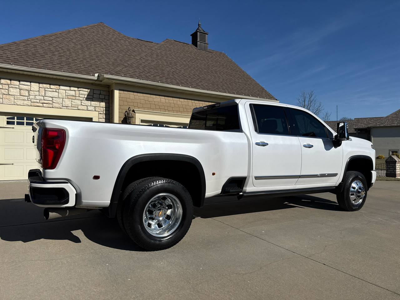 Chevrolet Silverado 3500HD 4WD Crew Cab 172" High Country 2025