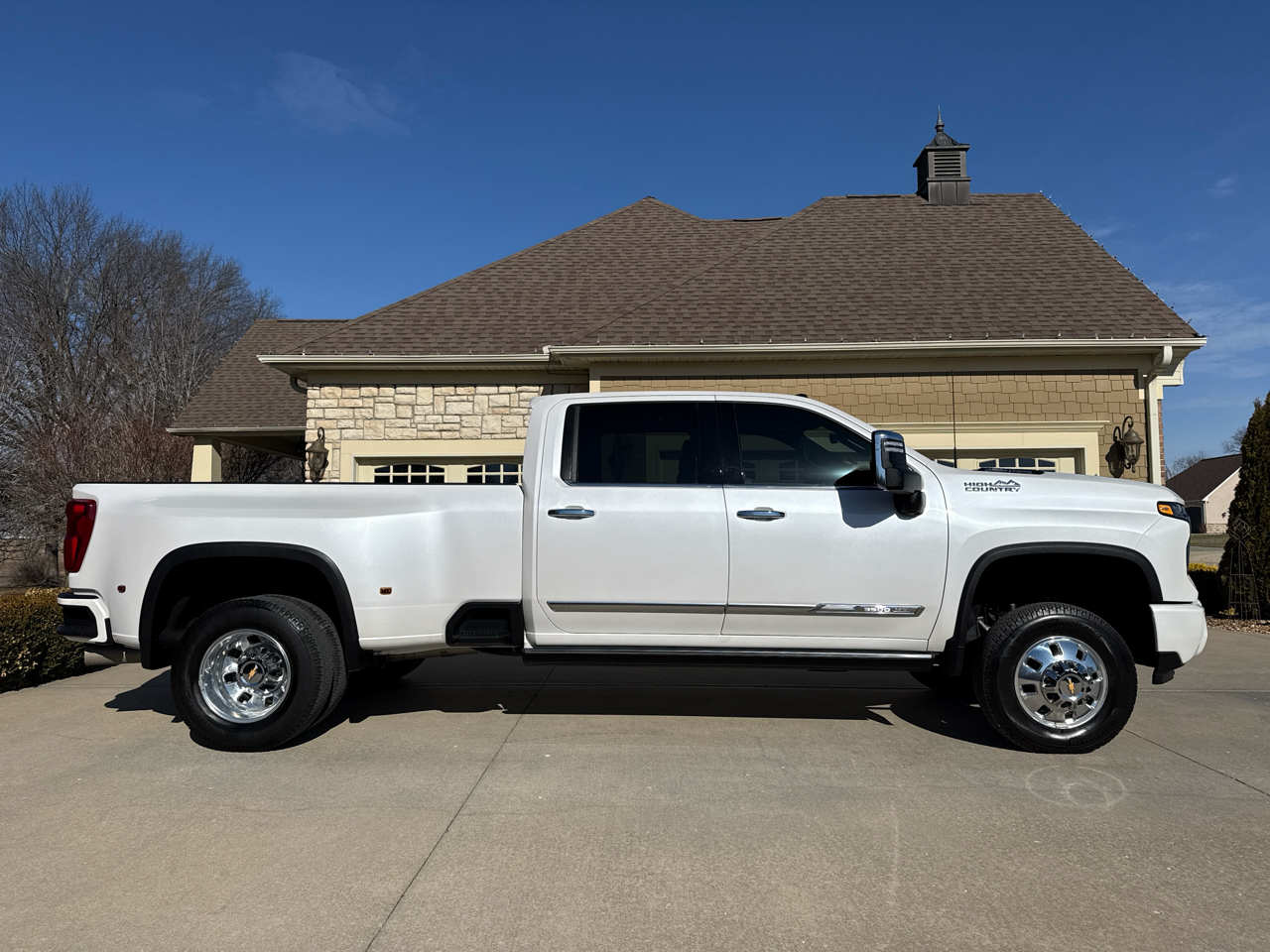 Chevrolet Silverado 3500HD 4WD Crew Cab 172" High Country 2025