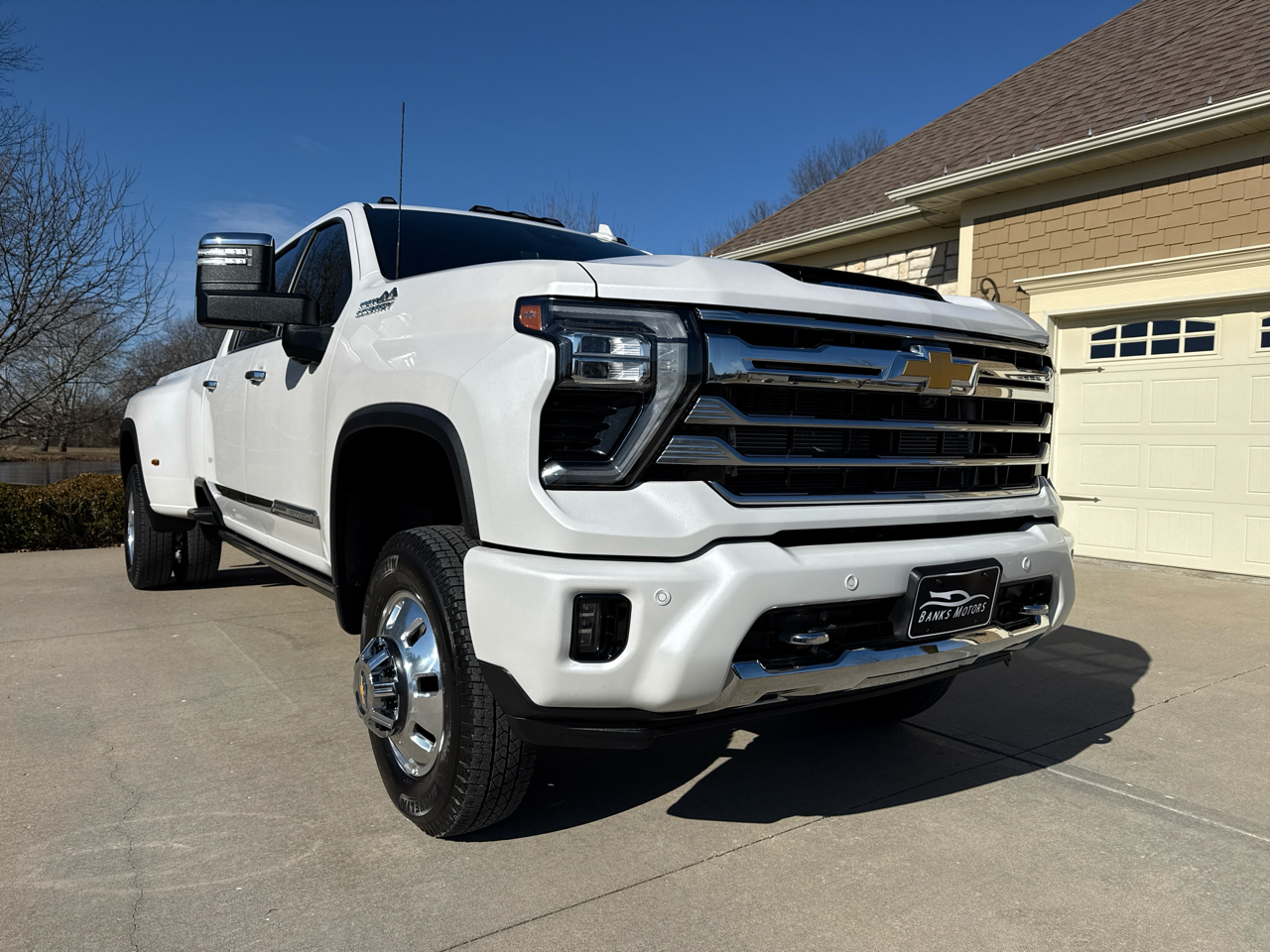 Chevrolet Silverado 3500HD 4WD Crew Cab 172" High Country 2025