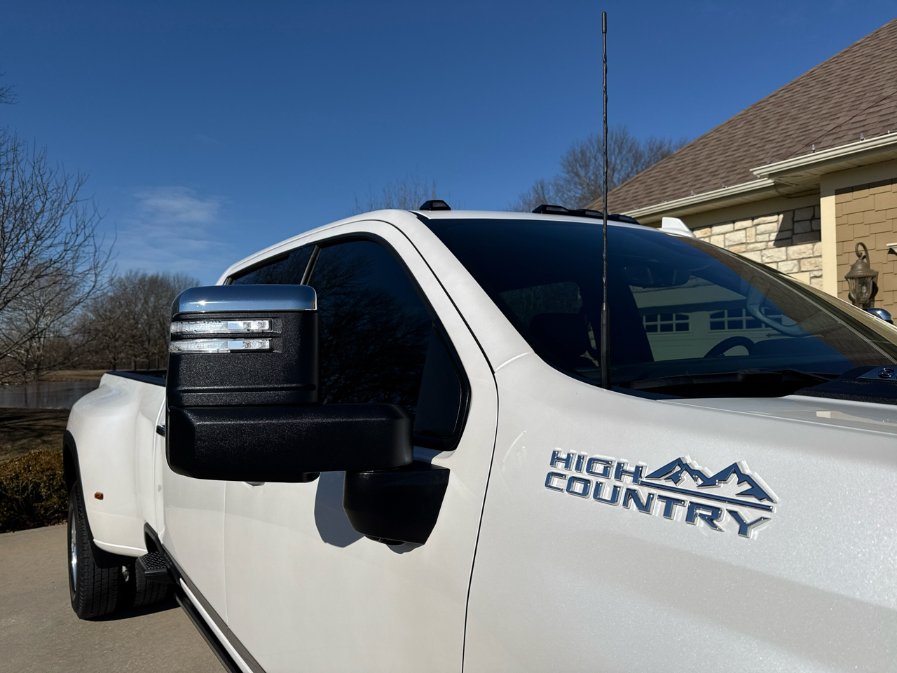 Chevrolet Silverado 3500HD 4WD Crew Cab 172" High Country 2025