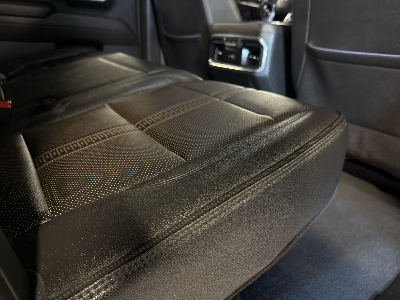 Chevrolet Silverado 3500HD 4WD Crew Cab 172" High Country 2025