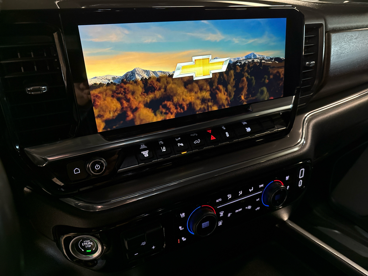 Chevrolet Silverado 3500HD 4WD Crew Cab 172" High Country 2025