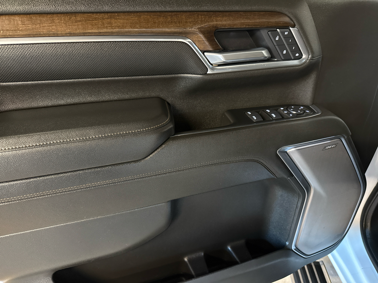 Chevrolet Silverado 3500HD 4WD Crew Cab 172" High Country 2025