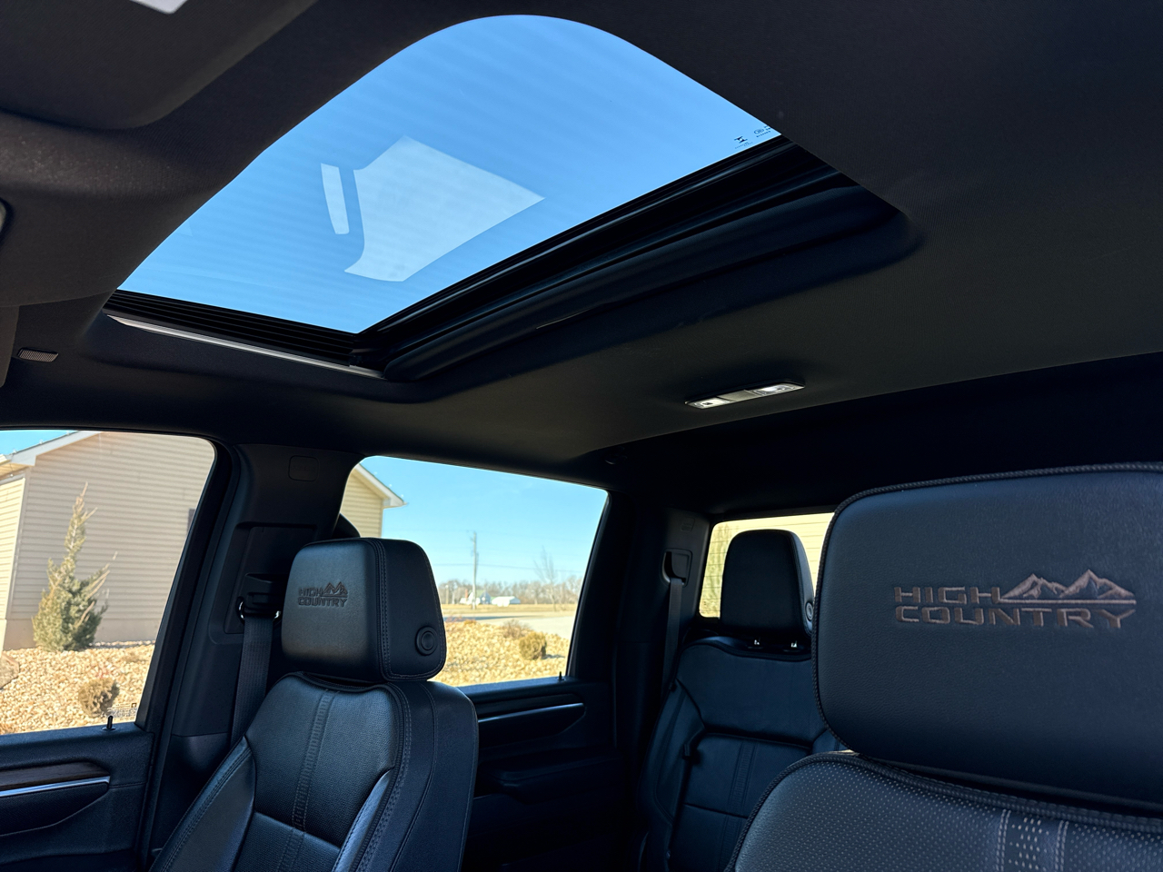 Chevrolet Silverado 3500HD 4WD Crew Cab 172" High Country 2025