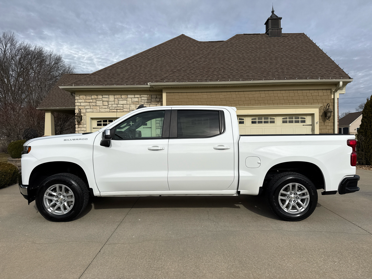 Chevrolet Silverado 1500 4WD Crew Cab 147" LT 2020