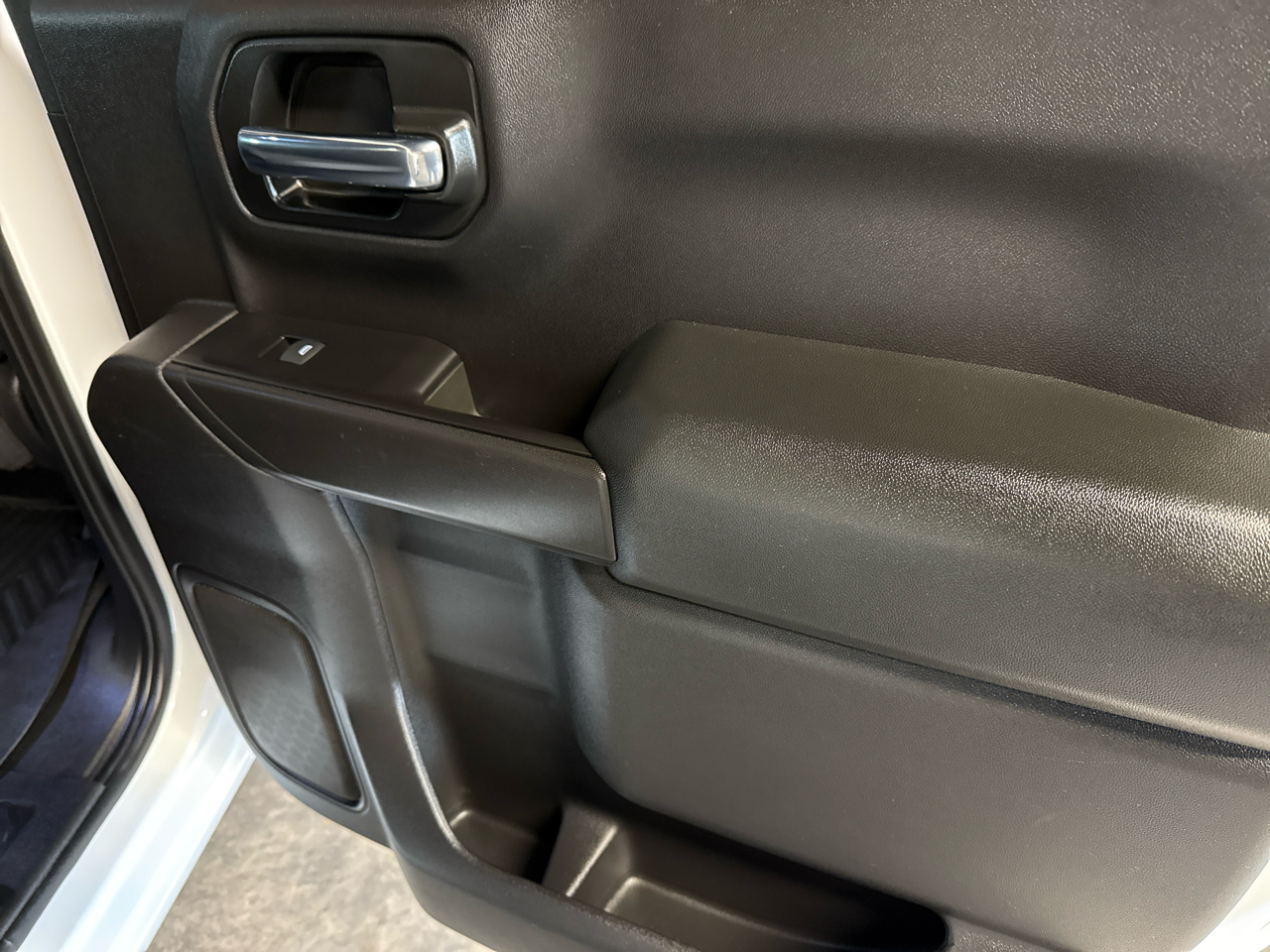 Chevrolet Silverado 1500 4WD Crew Cab 147" LT 2020