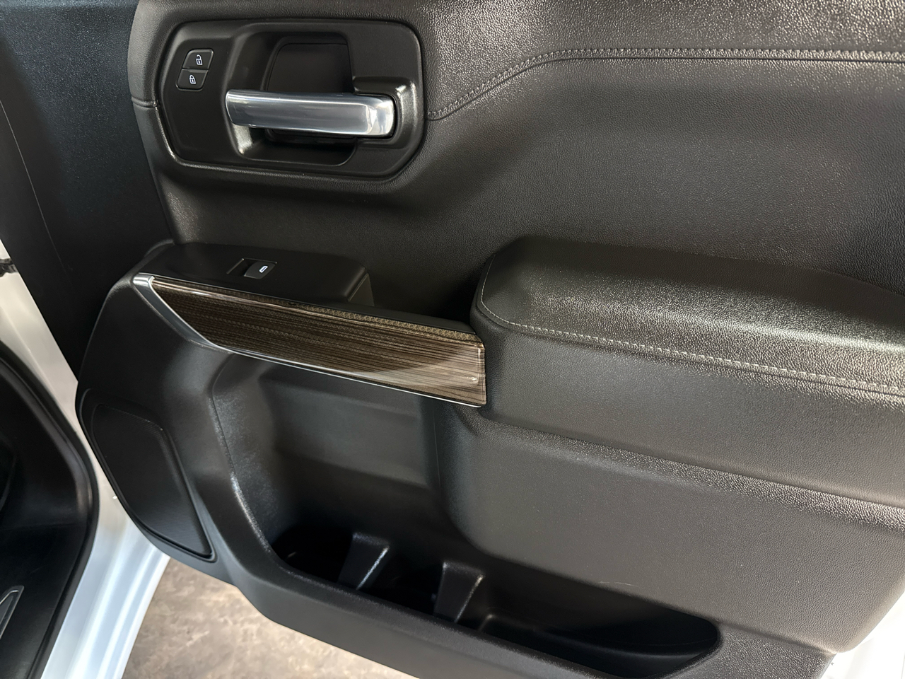 Chevrolet Silverado 1500 4WD Crew Cab 147" LT 2020