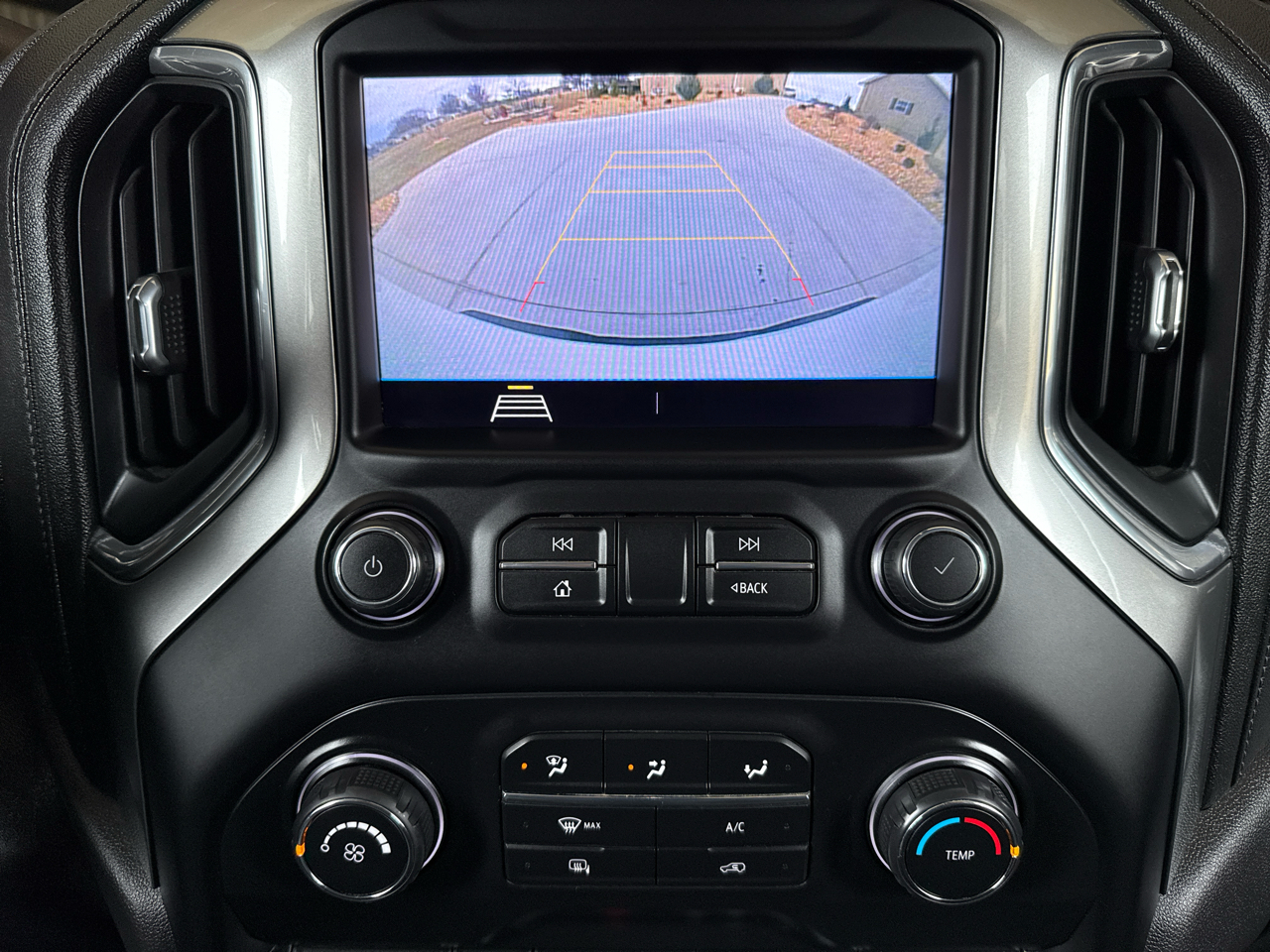 Chevrolet Silverado 1500 4WD Crew Cab 147" LT 2020