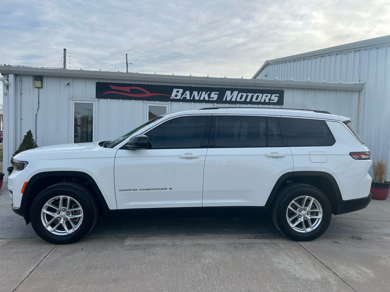 2022 Jeep Grand Cherokee L Laredo 4x4