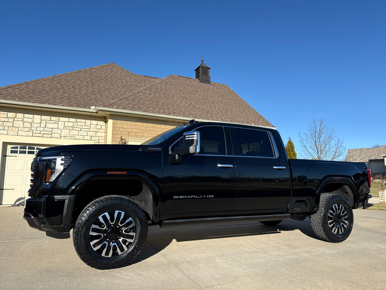 GMC Sierra 2500HD Denali Ultimate Crew Cab 4WD 2024
