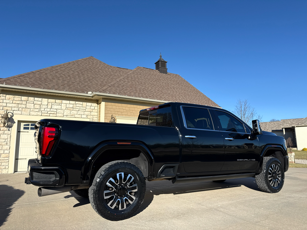 GMC Sierra 2500HD Denali Ultimate Crew Cab 4WD 2024
