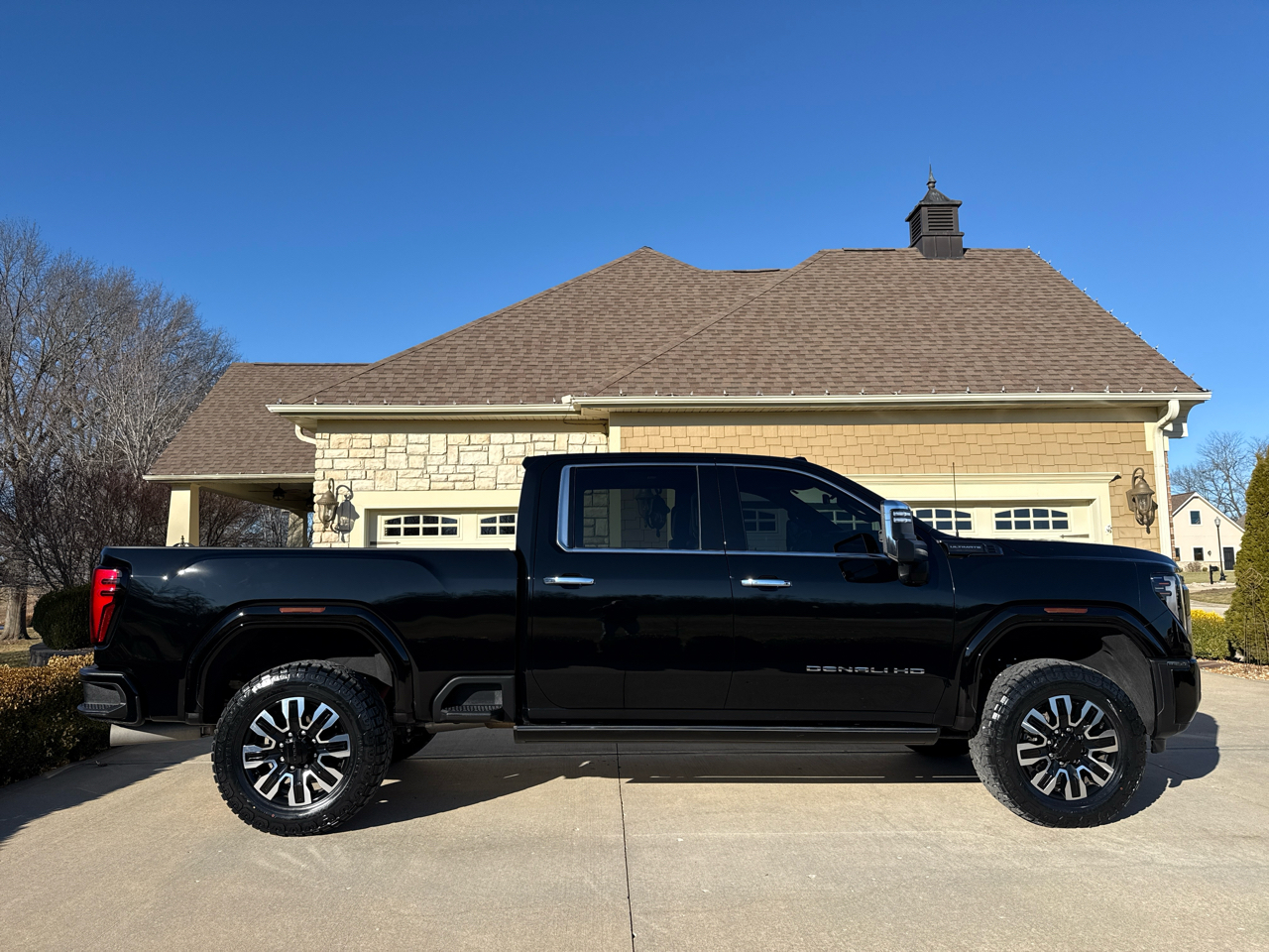 GMC Sierra 2500HD Denali Ultimate Crew Cab 4WD 2024