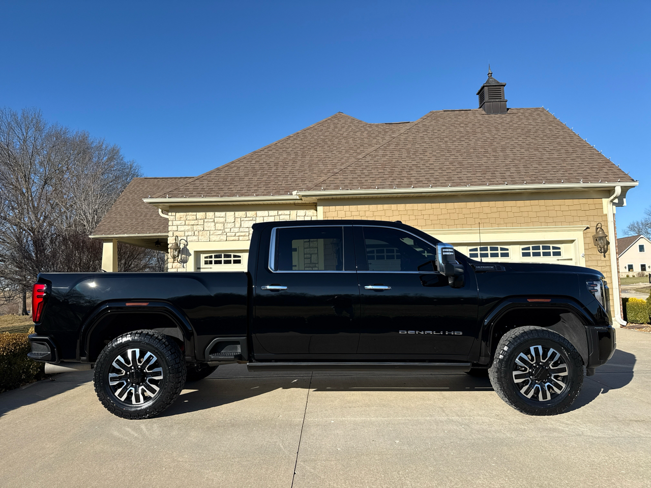 GMC Sierra 2500HD Denali Ultimate Crew Cab 4WD 2024