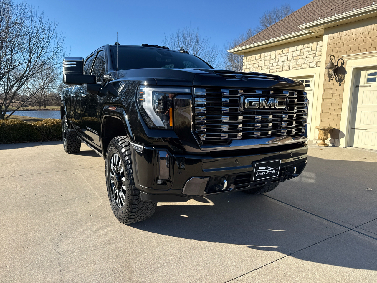 GMC Sierra 2500HD Denali Ultimate Crew Cab 4WD 2024