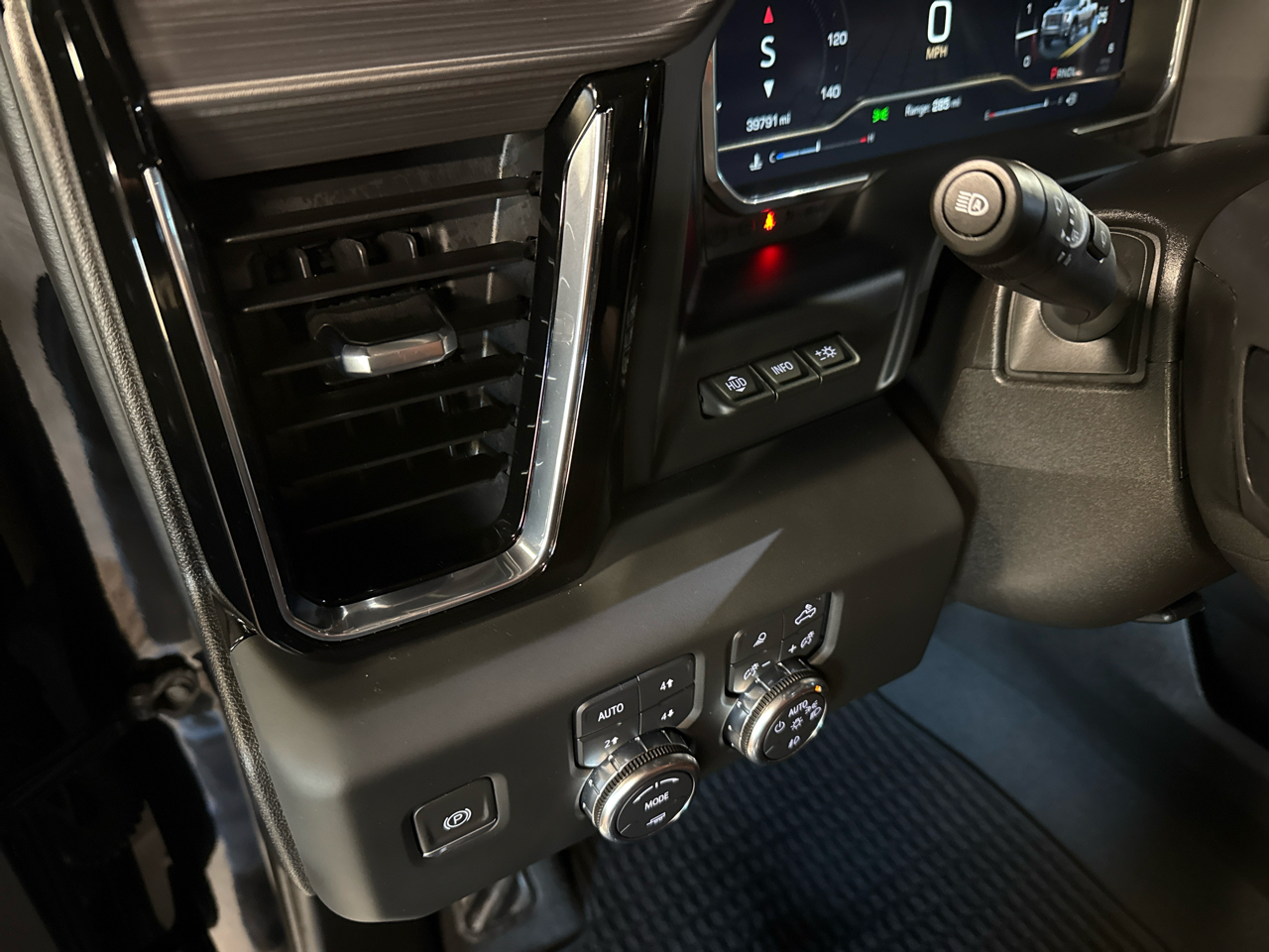 GMC Sierra 2500HD Denali Ultimate Crew Cab 4WD 2024