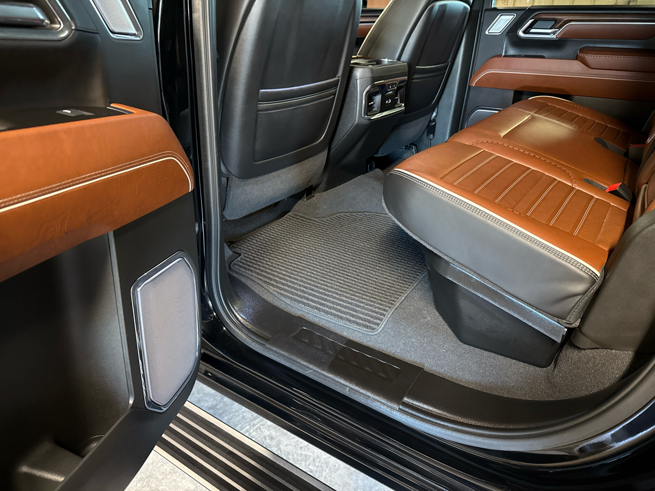 GMC Sierra 2500HD Denali Ultimate Crew Cab 4WD 2024