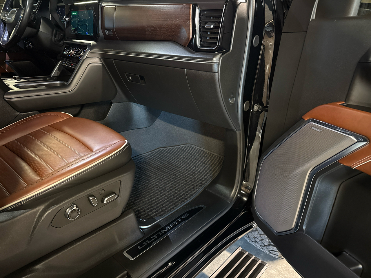 GMC Sierra 2500HD Denali Ultimate Crew Cab 4WD 2024