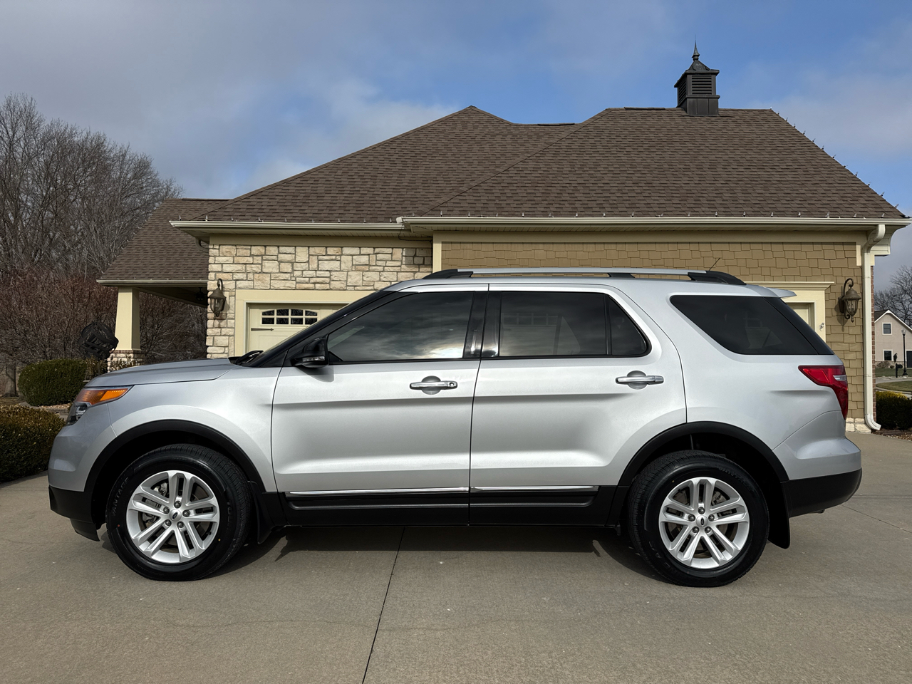 Ford Explorer 4WD 4dr XLT 2014
