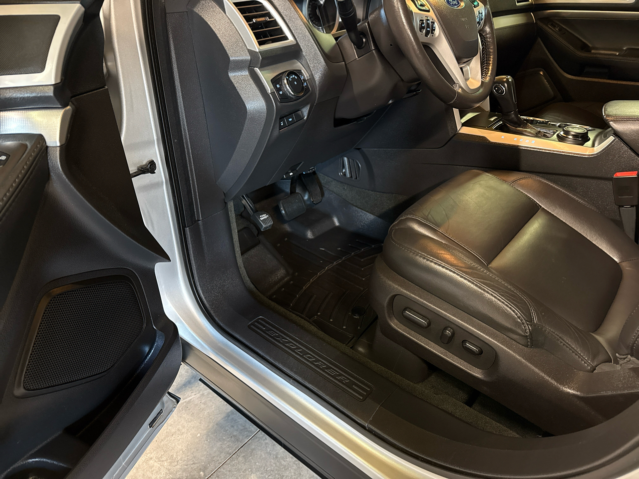 Ford Explorer 4WD 4dr XLT 2014