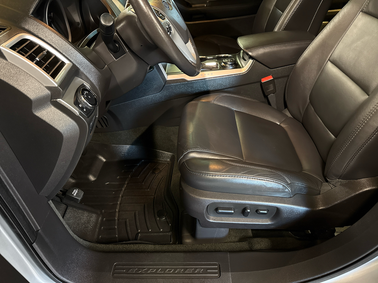 Ford Explorer 4WD 4dr XLT 2014