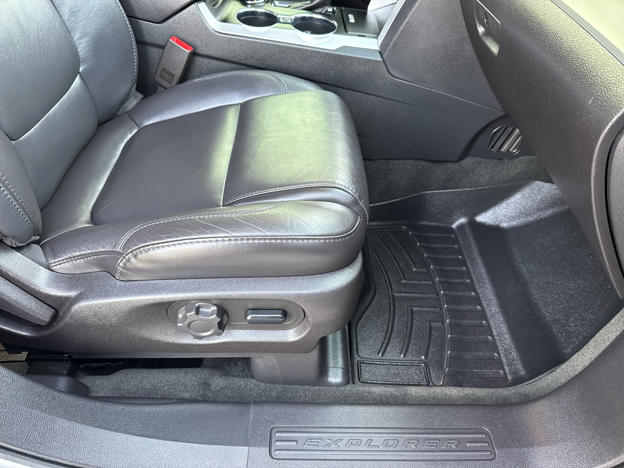 Ford Explorer 4WD 4dr XLT 2014