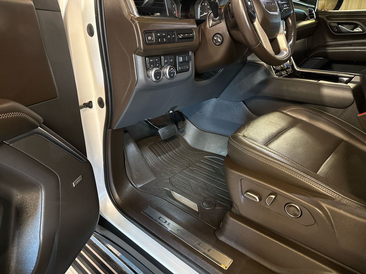 GMC Yukon 4WD 4dr Denali 2021