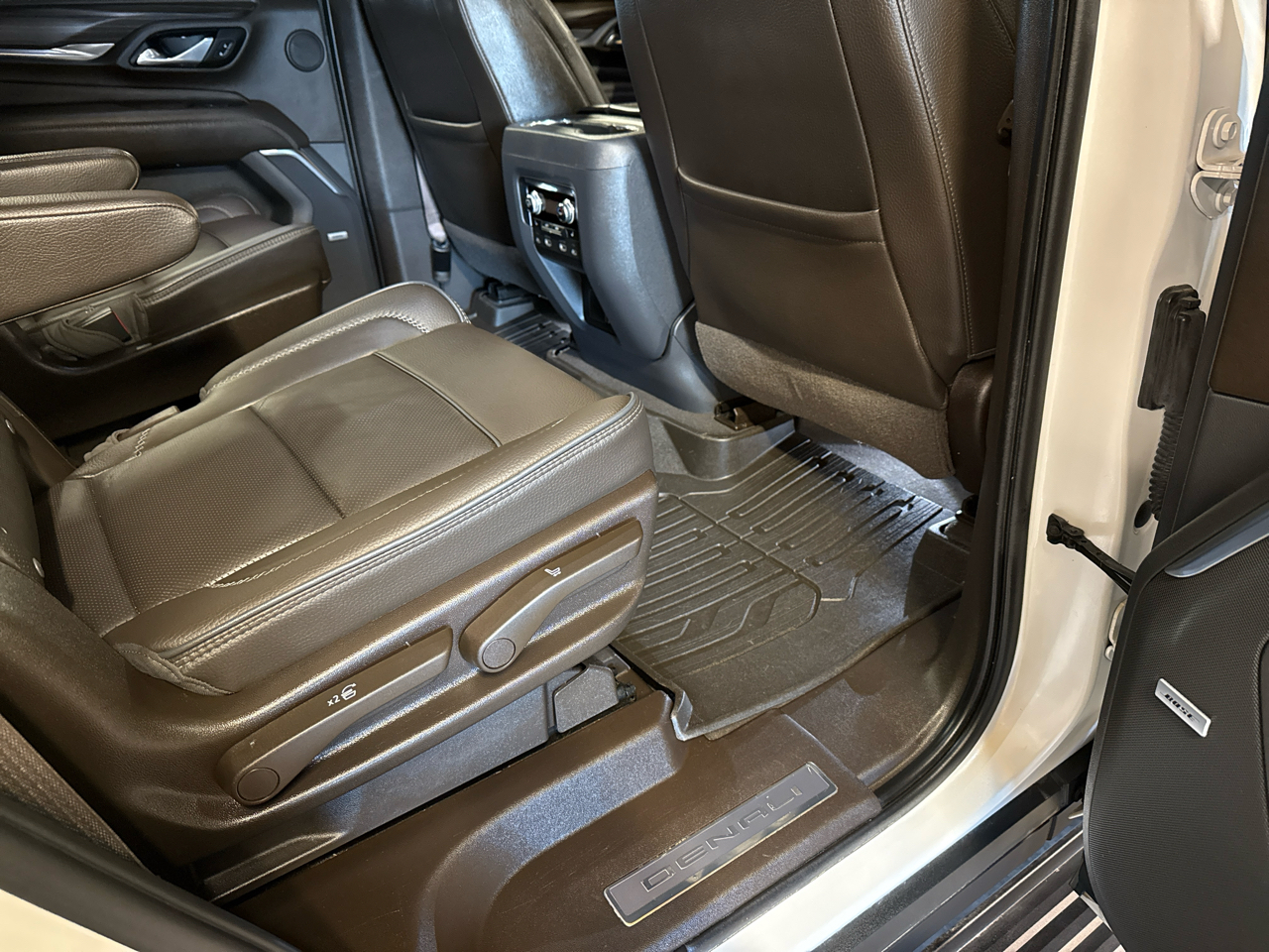 GMC Yukon 4WD 4dr Denali 2021