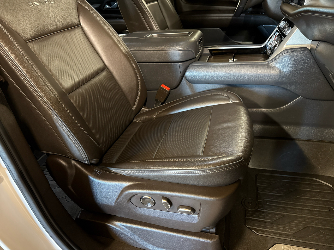 GMC Yukon 4WD 4dr Denali 2021