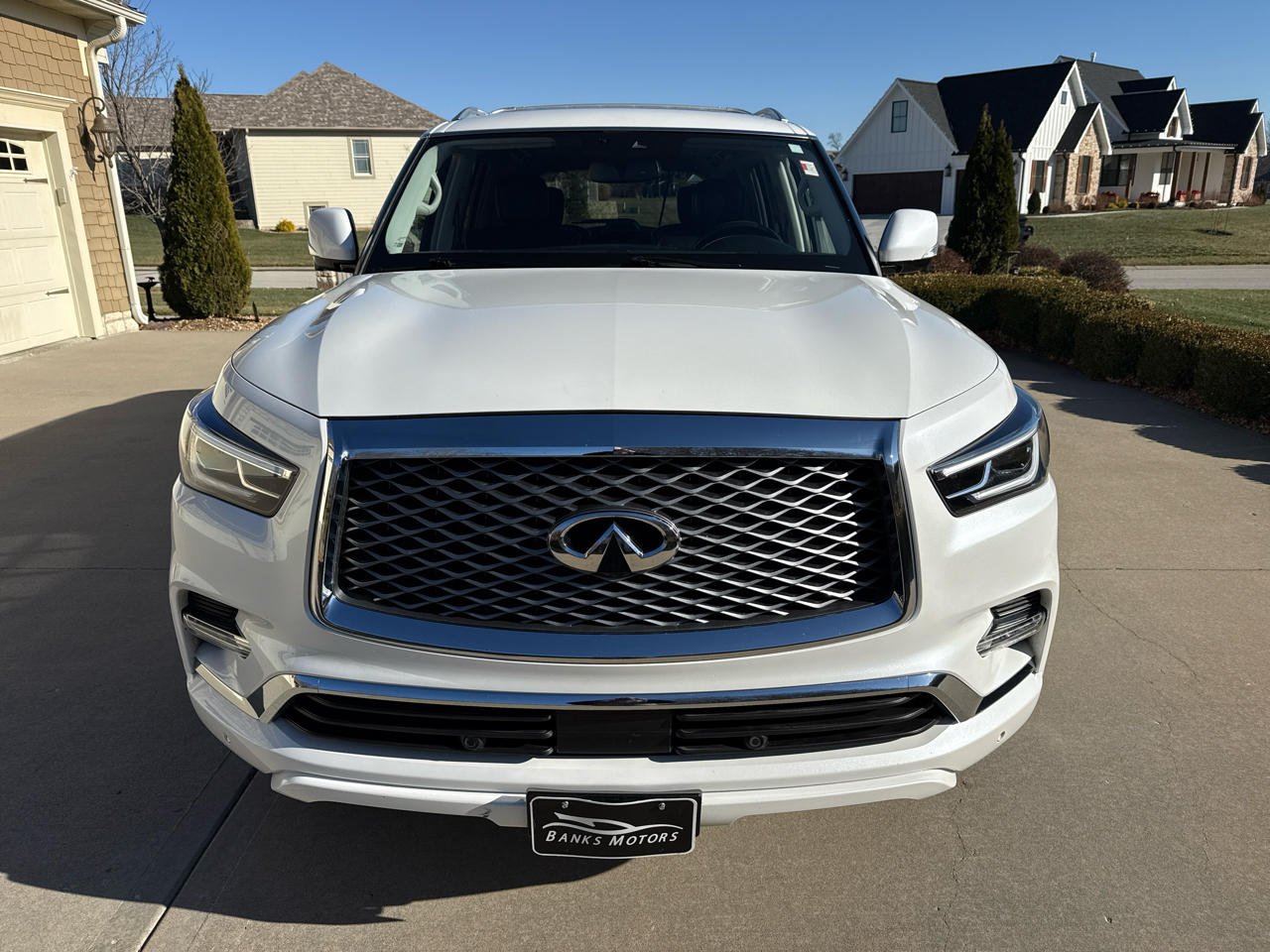Infiniti QX80 LUXE AWD 2019