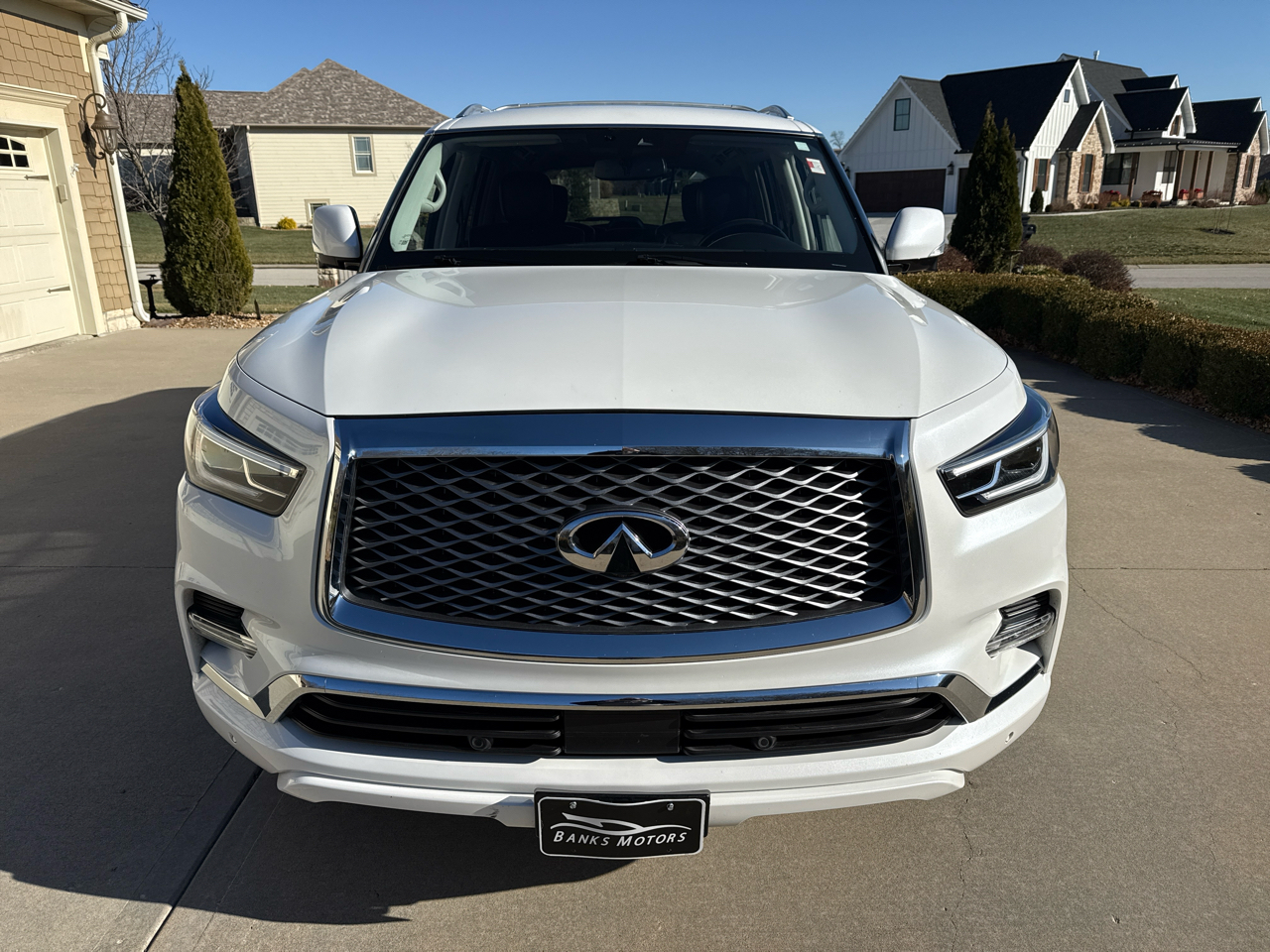 Infiniti QX80 LUXE AWD 2019