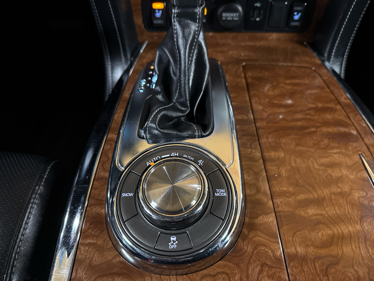 Infiniti QX80 LUXE AWD 2019