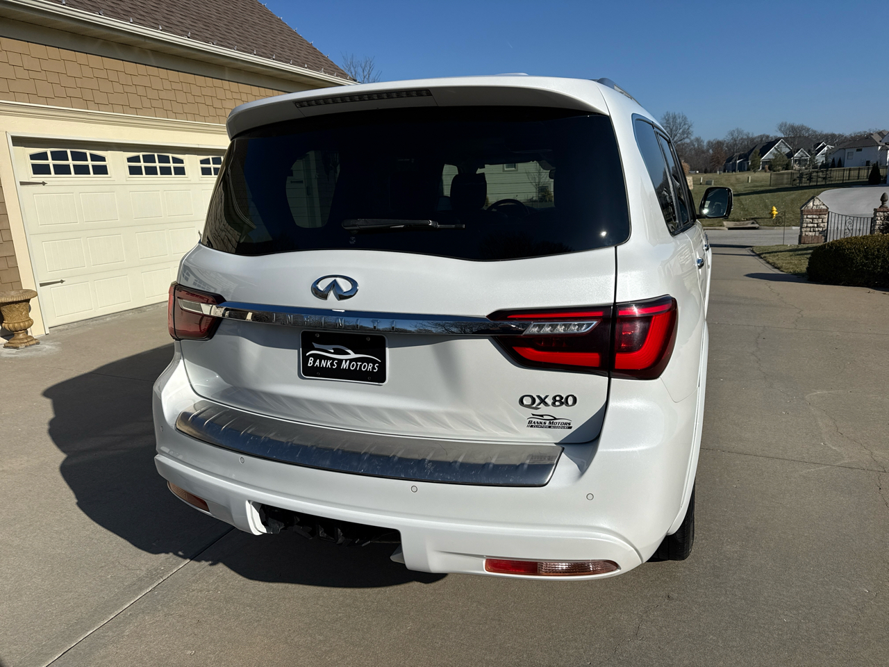 Infiniti QX80 LUXE AWD 2019