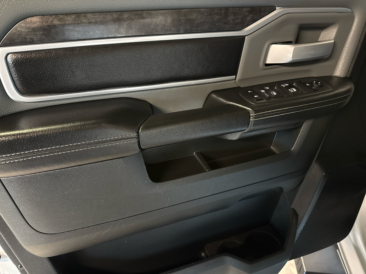 RAM 2500 Lone Star 4x4 Crew Cab 6'4" Box 2020