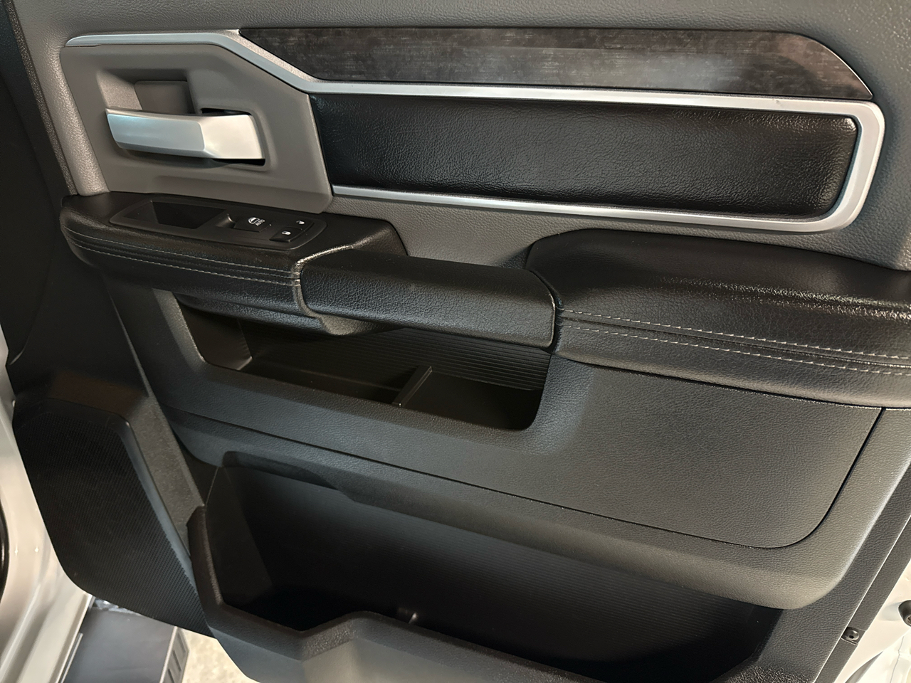 RAM 2500 Lone Star 4x4 Crew Cab 6'4" Box 2020