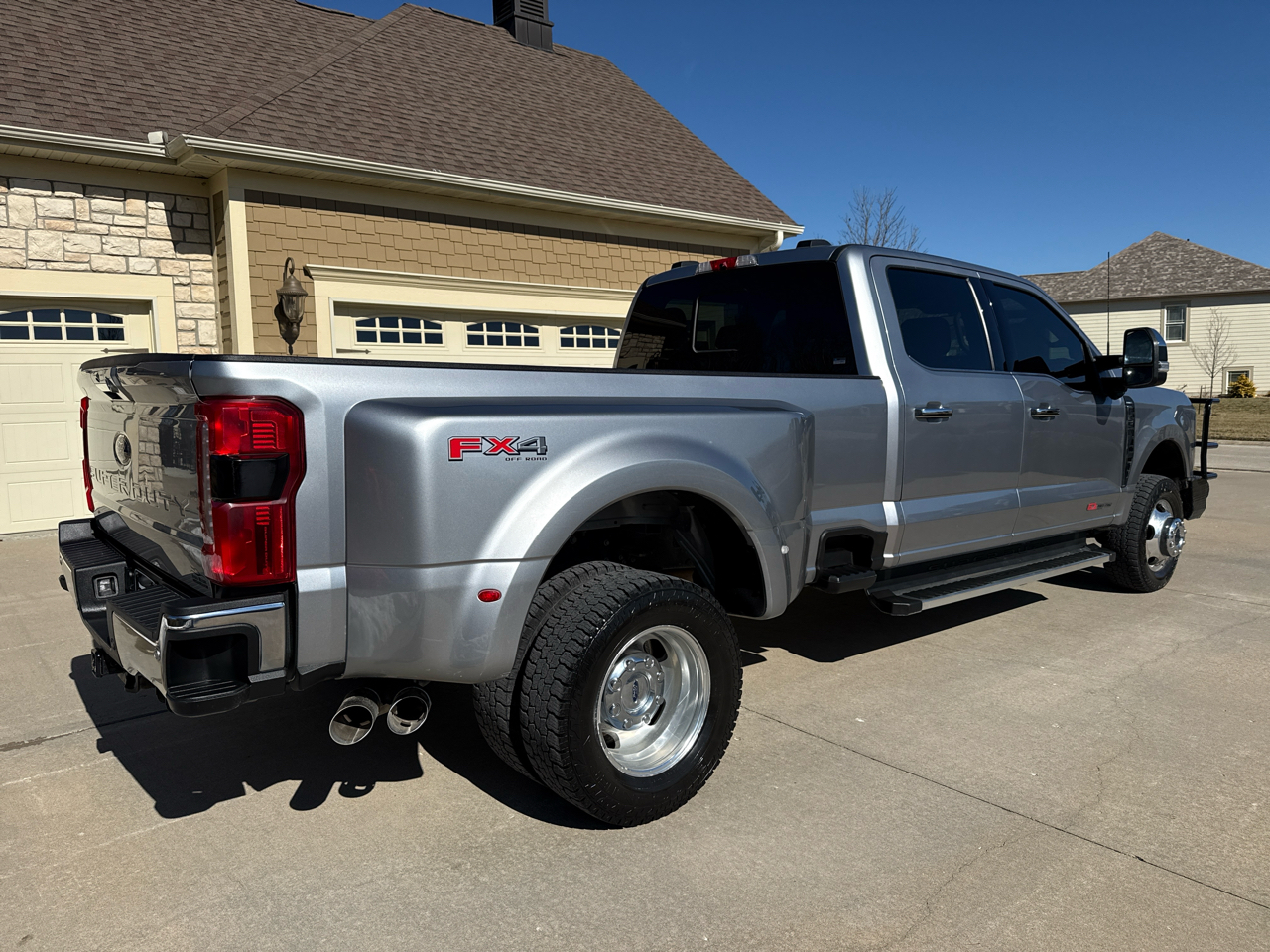 Ford Super Duty F-350 DRW  2023