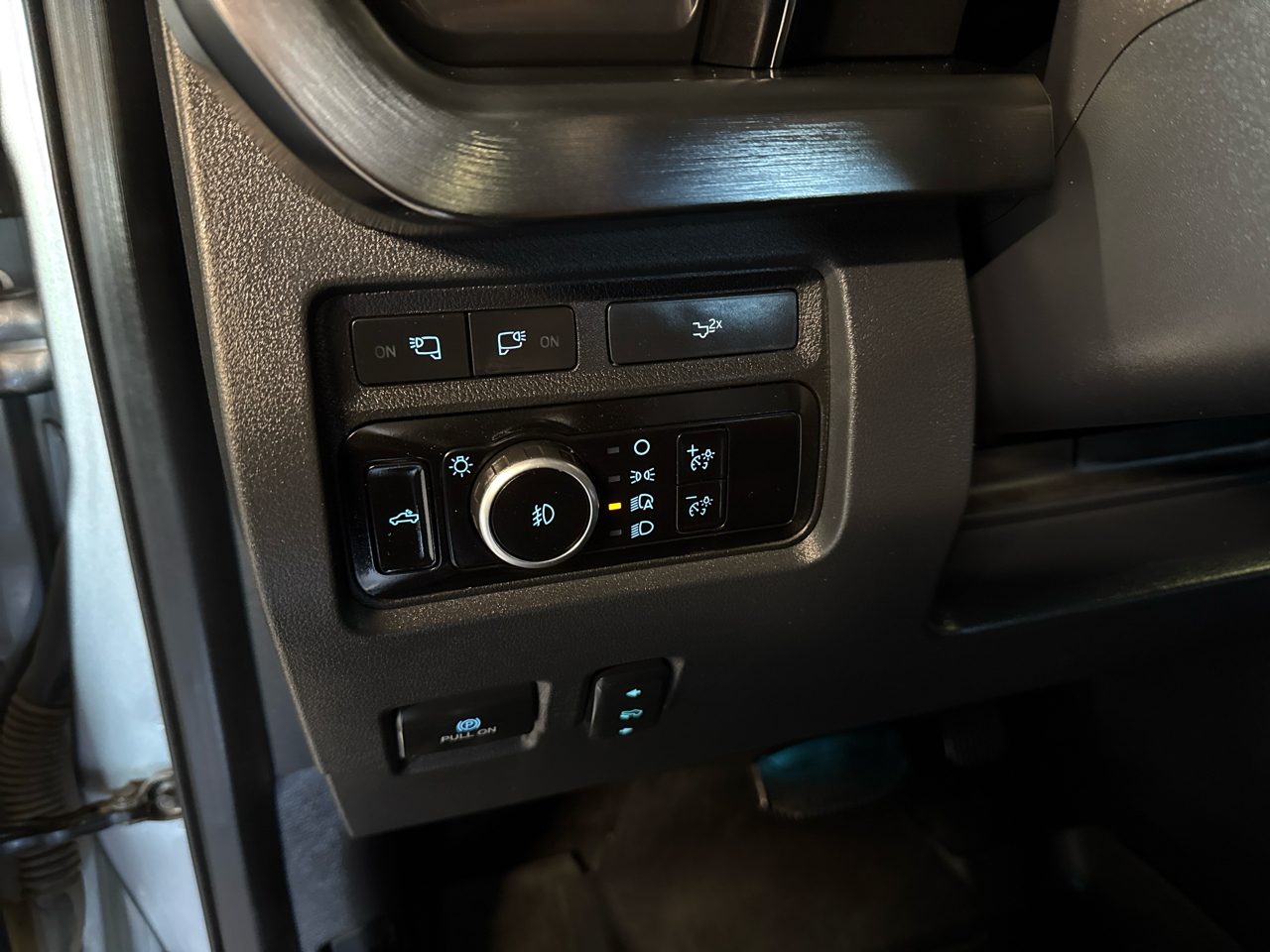 Ford Super Duty F-350 DRW  2023