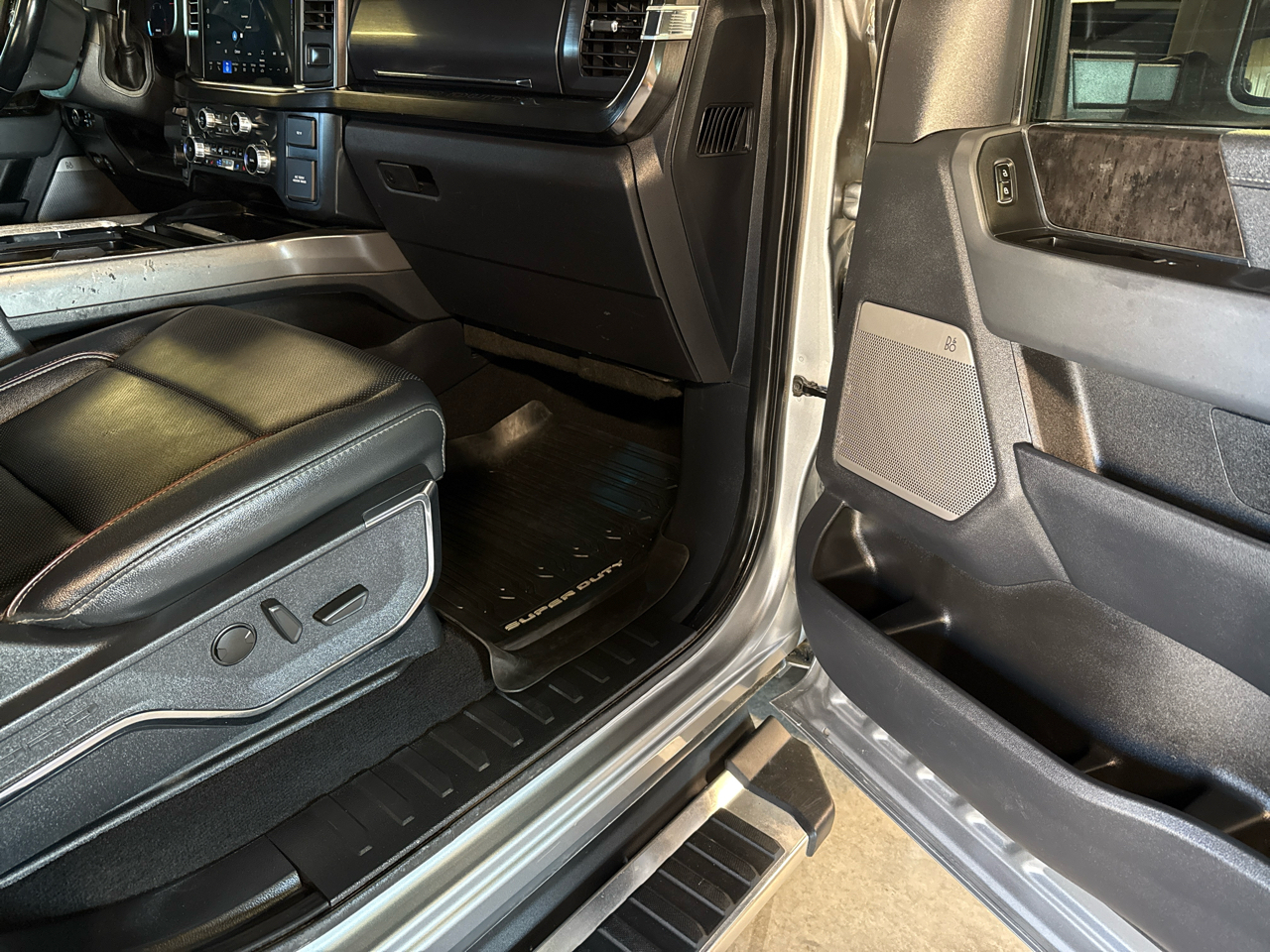 Ford Super Duty F-350 DRW  2023